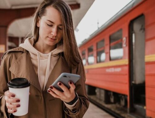 Железнодорожное путешествие по России: 15 полезных советов, как организовать комфортную и безопасную поездку на поезде